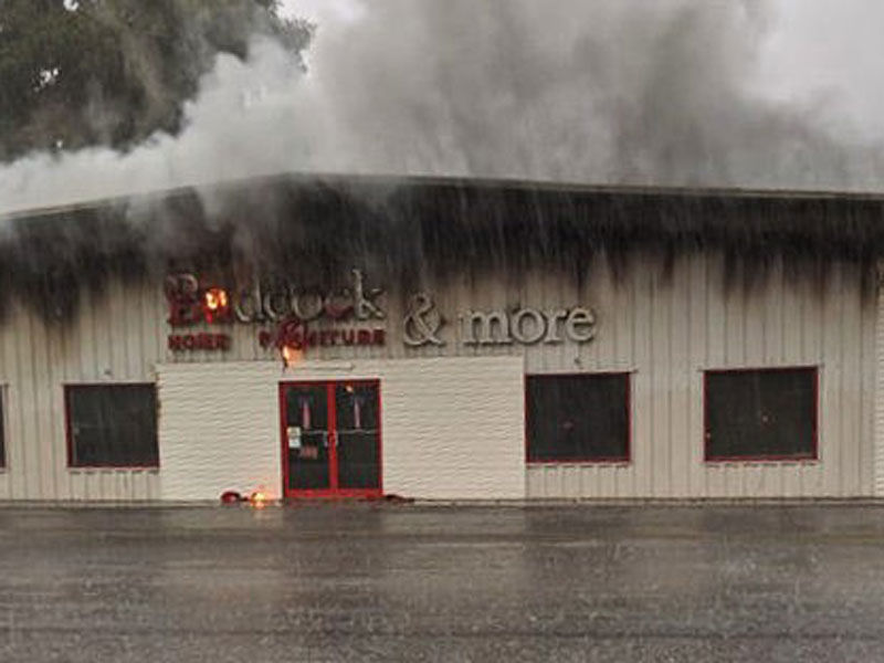 Image of Badcock store on fire